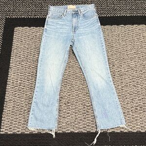 Everlane High Rise Kick Crop Jean Women’s 26 Raw Hem Light Wash Denim Classic